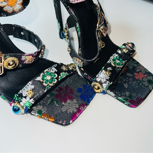 AZALEA WANG YOUR HONOR BROCADE EMBELLISHED GLADIATOR SANDAL IN BLACK 7.5 - Picture 3 of 4